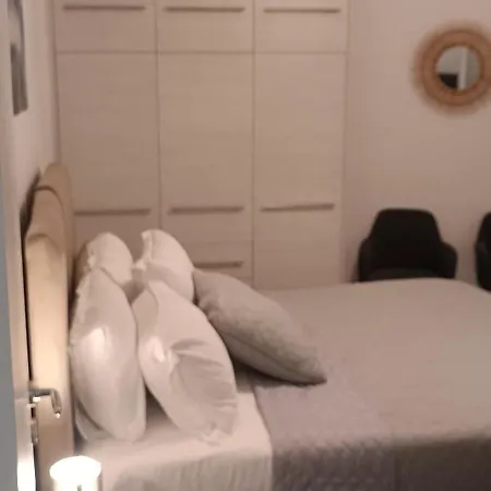 By The Oceam Luxury Apartment