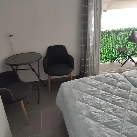 Apartment By The Oceam Luxury Piraeus